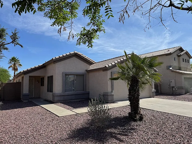 8144 W Watkins St — Photo 2