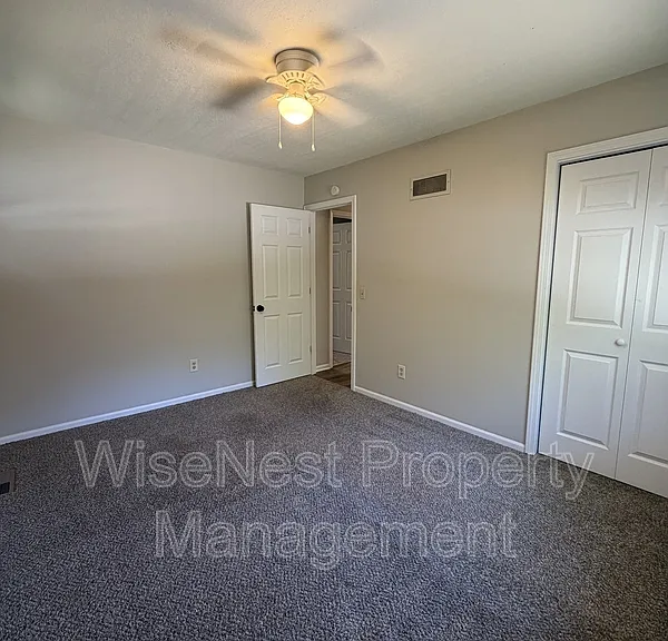 1820 E Cherokee Ln — Photo 15