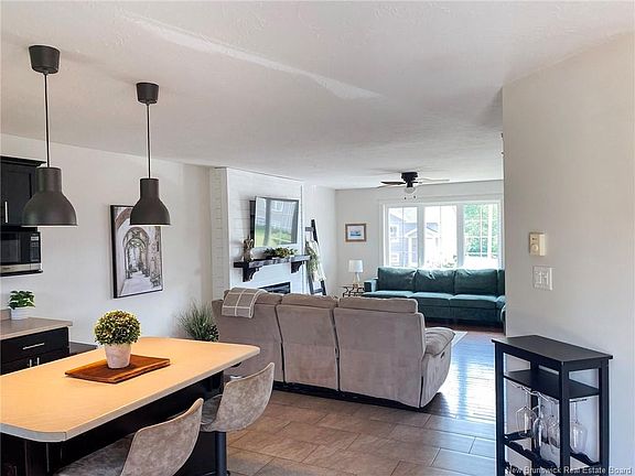 5th image of 117 Clarendon Dr