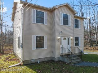 629 W Country Place Dr, Tobyhanna, PA