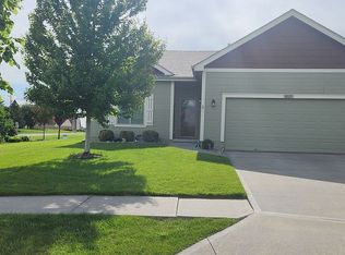 6910 N 141st Cres, Omaha, NE 68142