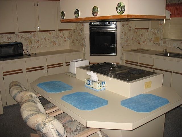 1st image of 213 Country Club Dr