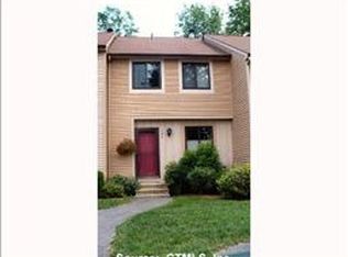 106 Greenwoods Ln, East Windsor, CT 06088