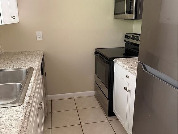 3rd image of 2310 Andalusia St