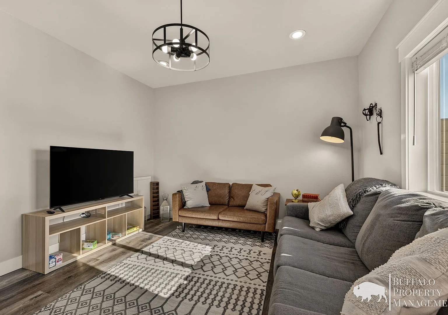Fully Furnished 3bd| 2.5 Ba Townhome — Photo 4