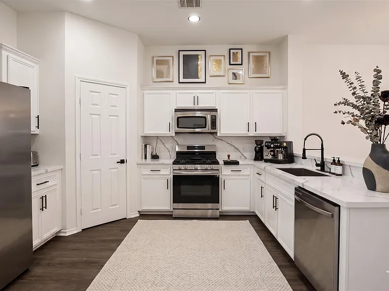 1705 Stuart St — Photo 9