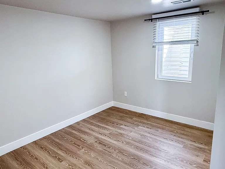291 E 1950 S — Photo 20