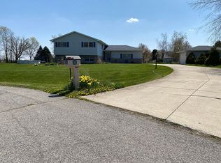 302 Rockwood Ct, Valparaiso, IN 46383