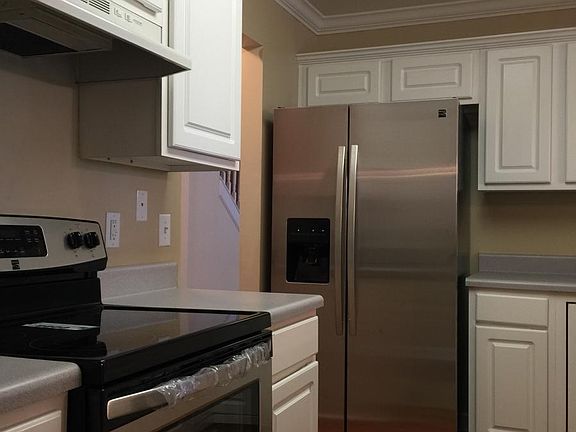 2nd image of 619 Heath Pl
