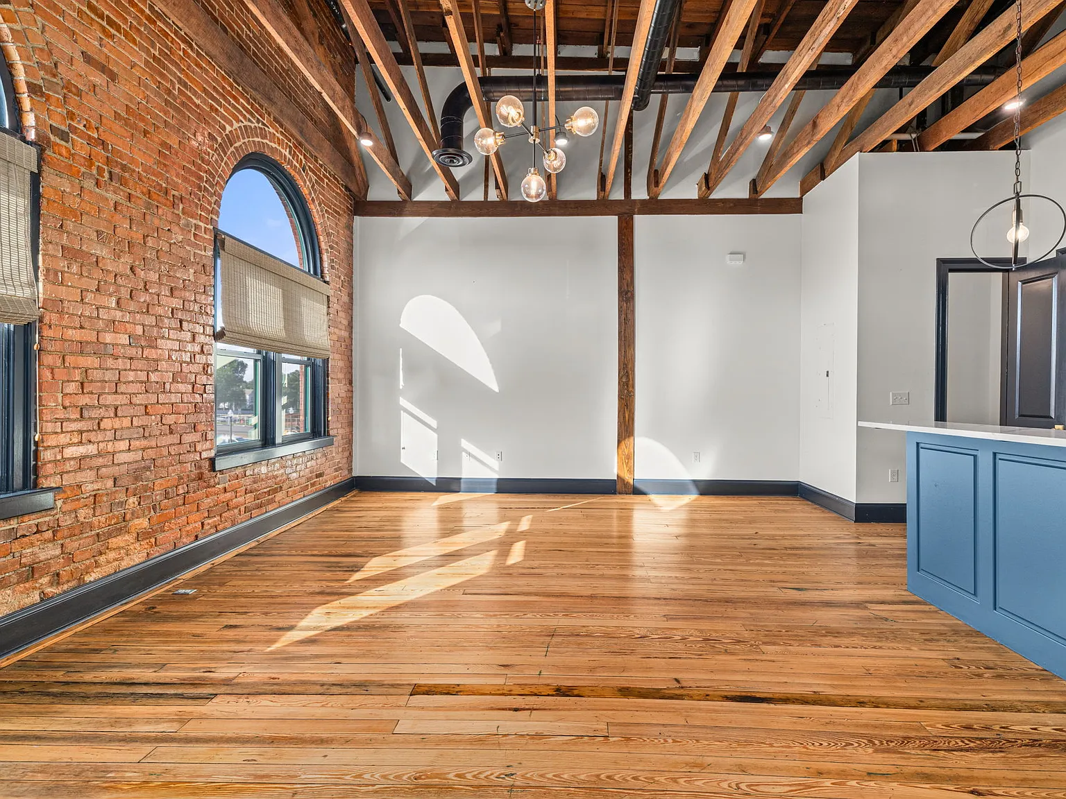1 bed, 1075 sqft, $1,500 — Photo 4
