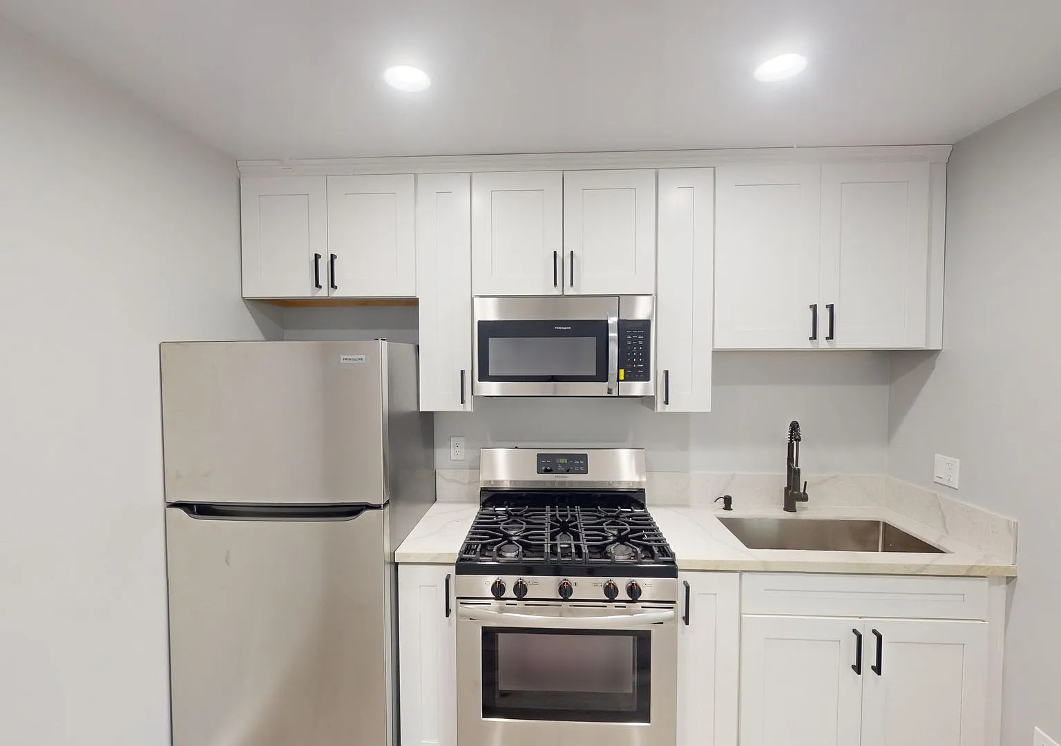 2222-2224 Alton Pl — Photo 4