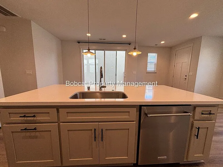 1287 Grove St — Photo 7