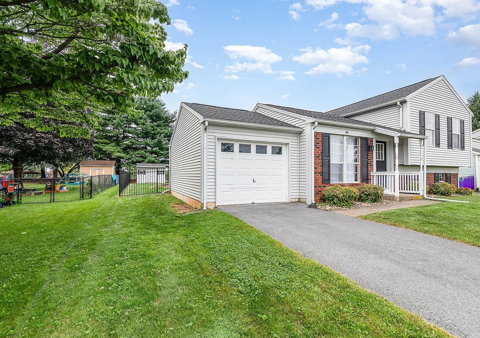 Single Family 3-Bedroom, 2-Bathroom Single Family Home Located in Cumberland Valley School Distri... — Photo 2