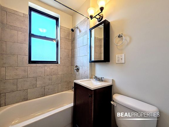 2nd image of 818 W Diversey Ave #O