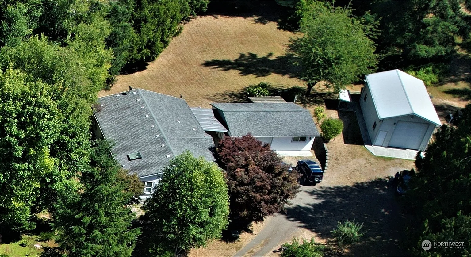 190 NE Riverhill Drive photo 1