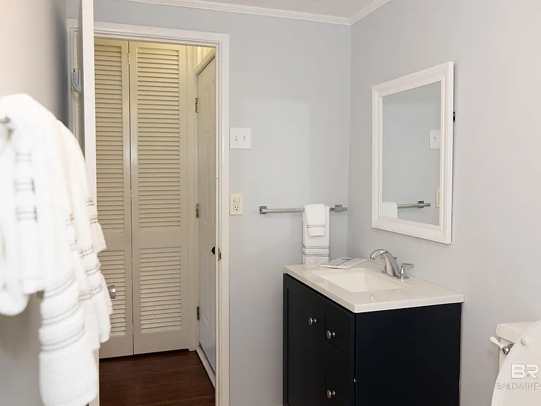 1046 Seacliff Dr N #2A — Photo 10