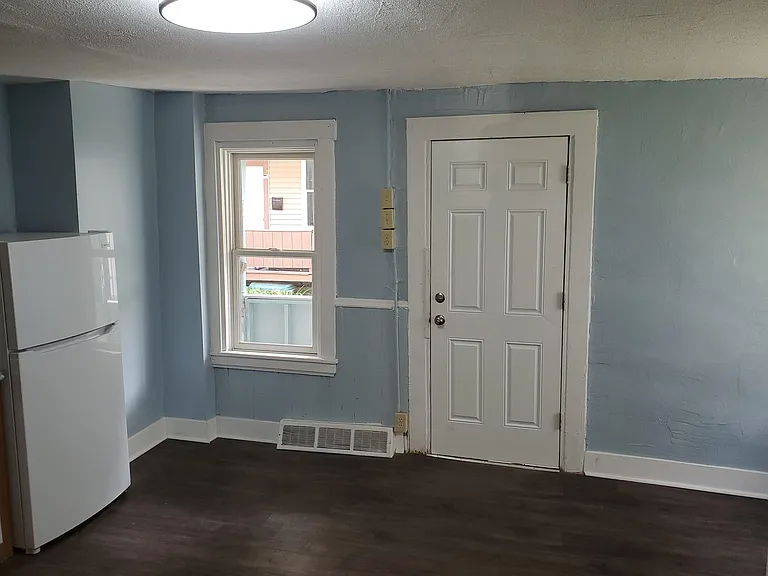 546 Larimer Ave — Photo 5