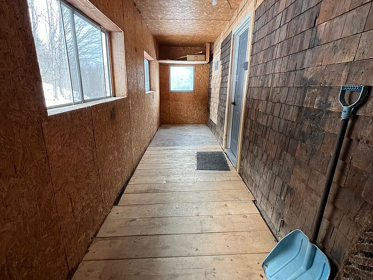 130 E High St — Photo 9