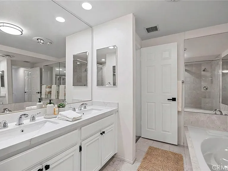 1630 S Bentley Ave #103 — Photo 26