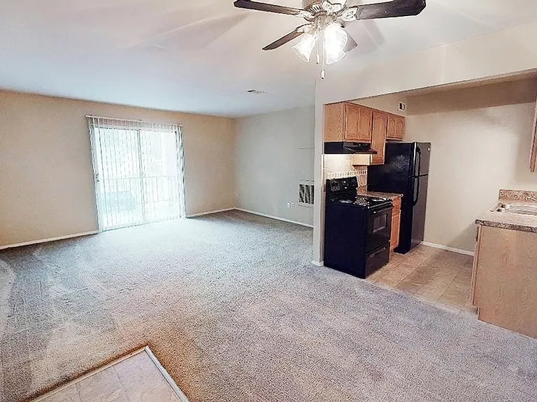 Crown Ridge Apartments — Photo 20