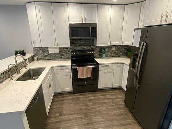 2nd image of 795 Grove Dr #2046