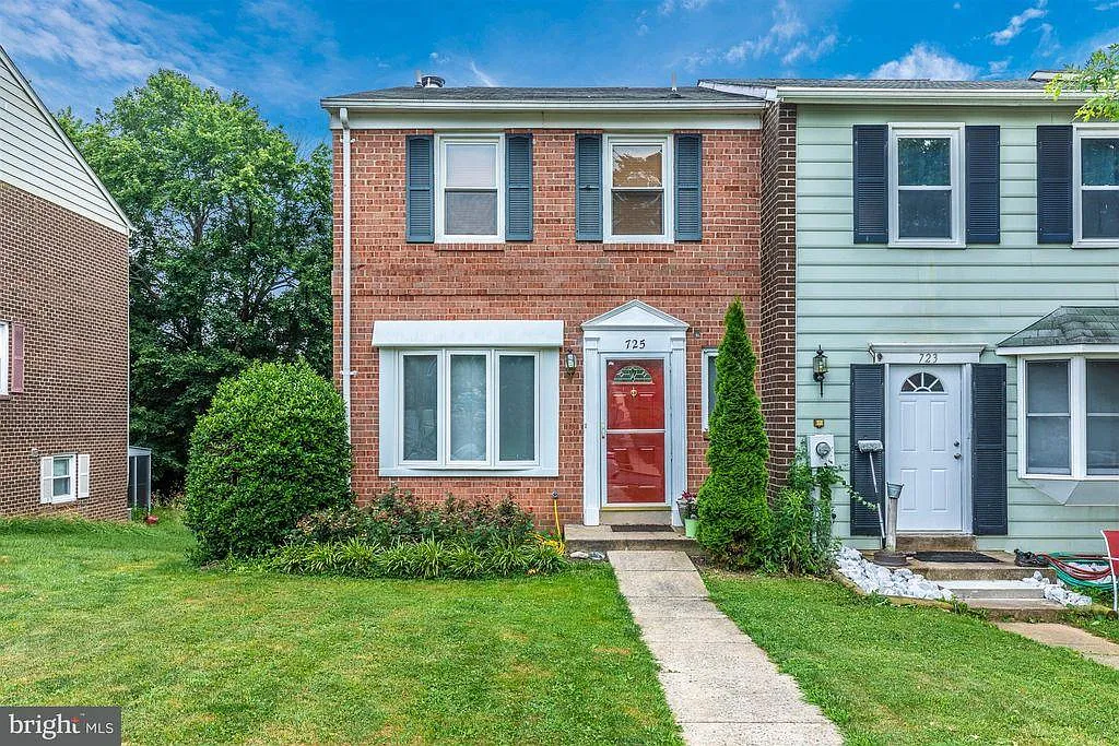 725 Horpel Dr — Photo 1