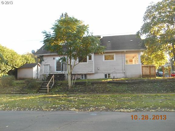 3rd image of 3115 North St
