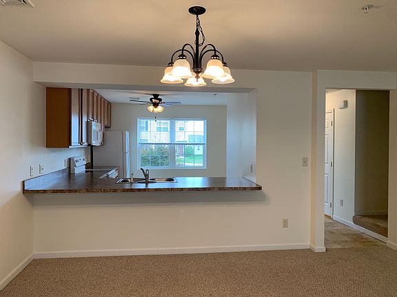 5th image of 371-385 Lantern Ln