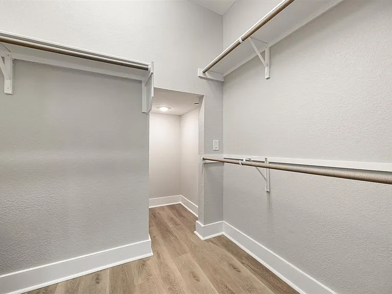 1501 Roseburg Dr — Photo 18