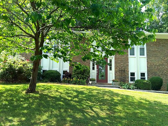 3rd image of 10029 Pitch Pine Dr