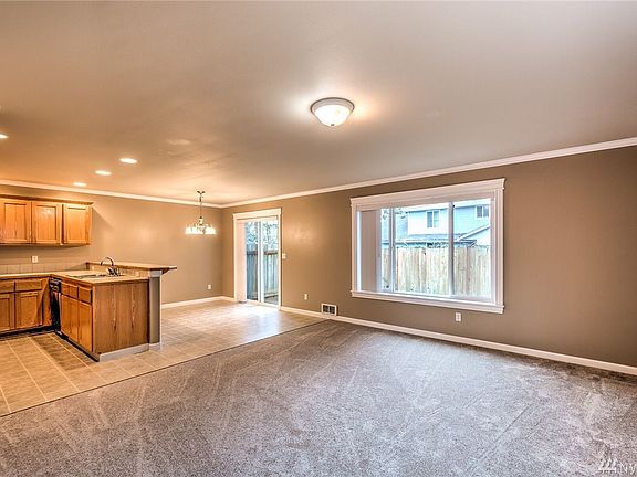 5th image of 19121 94th Dr NW