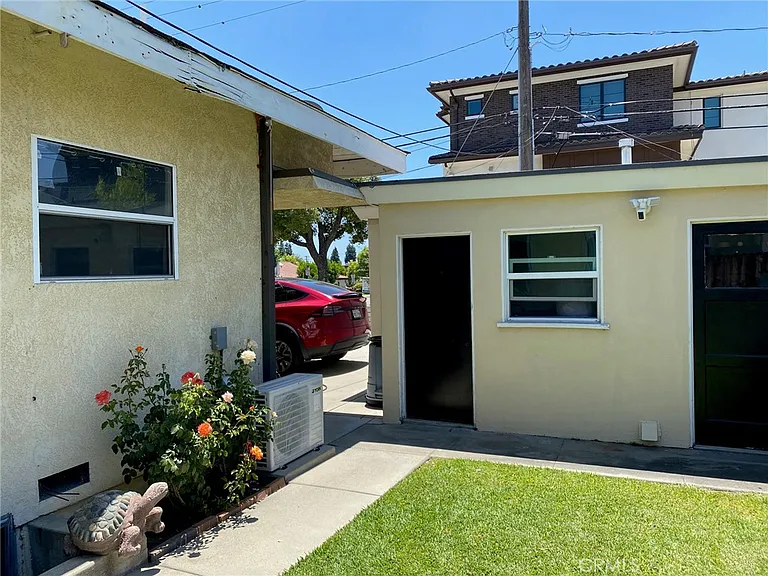839 S Sunset Blvd — Photo 21