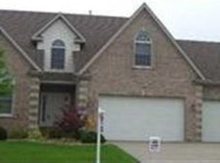 5383 Kristi Ln, Bettendorf, IA 52722