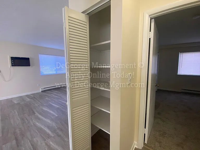 Parkway Apartments — Photo 32