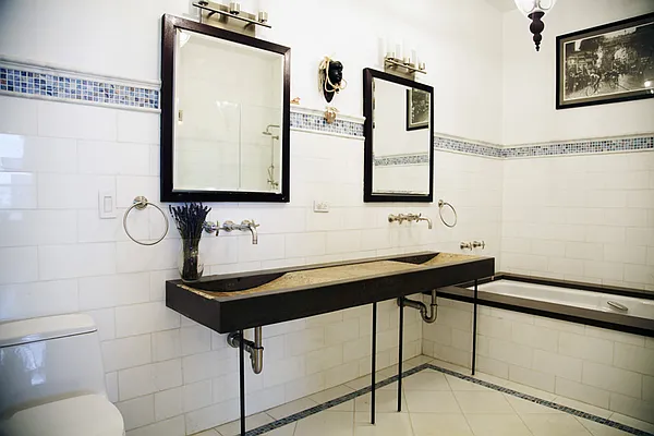 Sold by CCM Property Management LLC | media 21