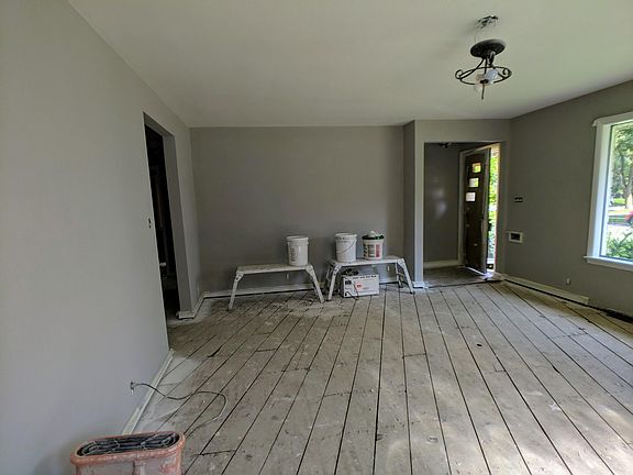 5th image of 3169 N Dousman St