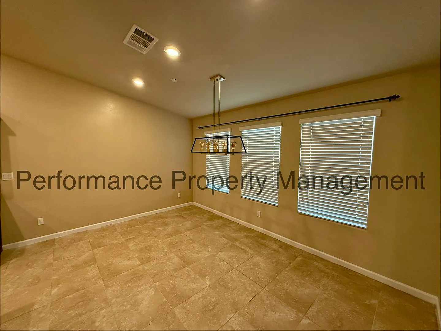 Modern 4 Bed/2 Bath SW Bakersfield Home w/ Solar, Pool & RBP — Photo 4