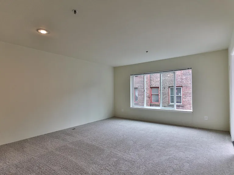 Charbonneau Apartments — Photo 25