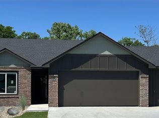 1114 SE 8th St, Newton, KS 67114