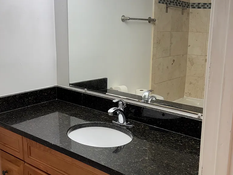 2911 Charing Cross Rd #6 — Photo 12