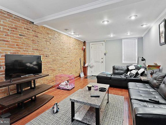 4th image of 2935 Hudson St