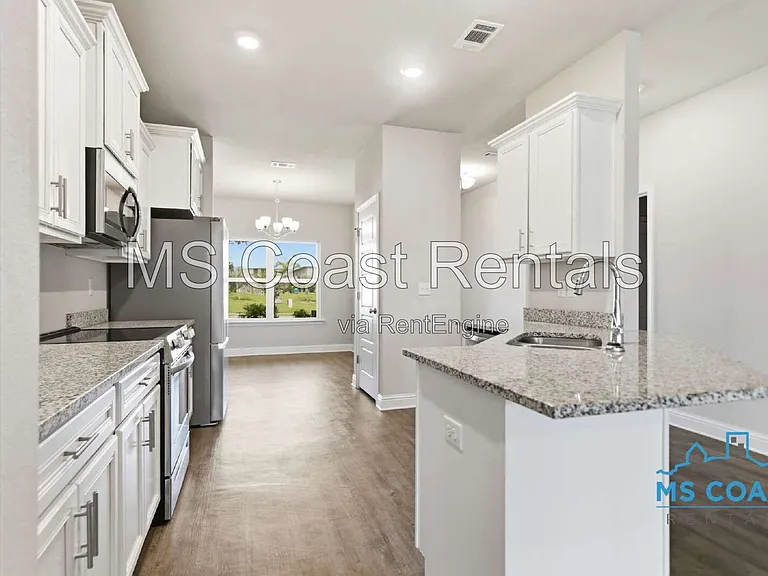 5543 Overland Dr — Photo 7