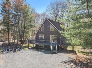 71 Estates Dr, Lake Harmony, PA 18624