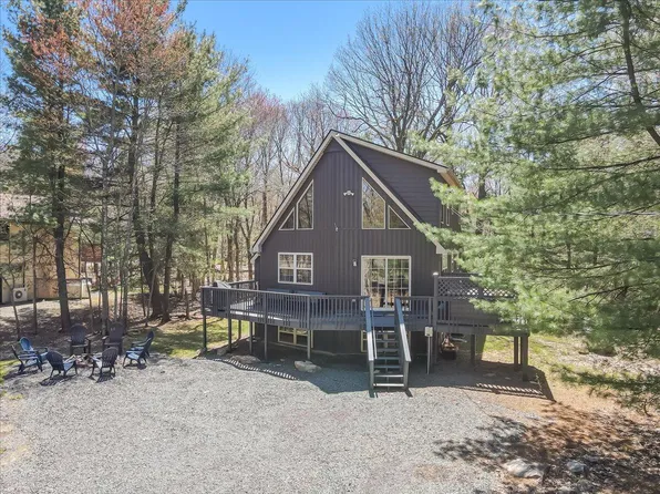 71 Estates Dr, Lake Harmony, PA 18624