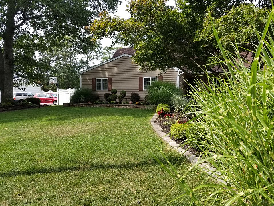 1st image of 6 Hartwell Dr