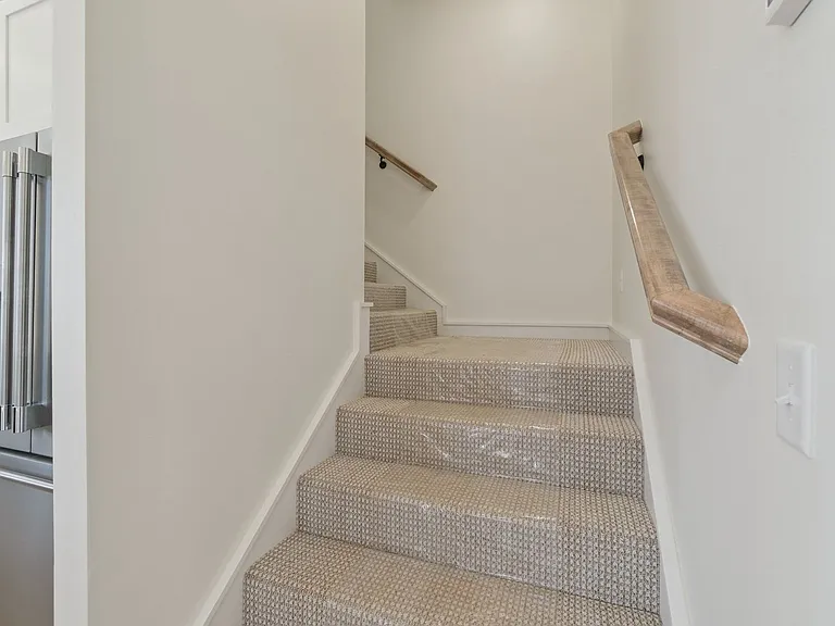 18835 Selah Way — Photo 25