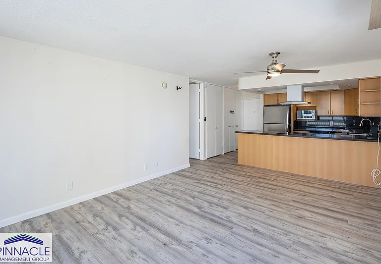 400 Hobron Ln #1215 — Photo 5