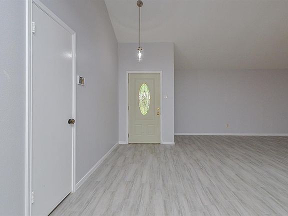 4th image of 22723 Goldstone Dr
