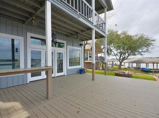 902 Lake View Dr, Montgomery, TX 77356