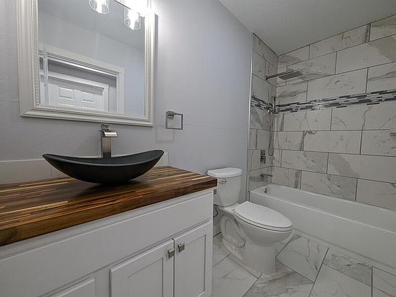 3rd image of 413 Jefferson St #13
